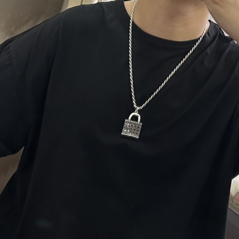 chr1st1an D10r necklaces